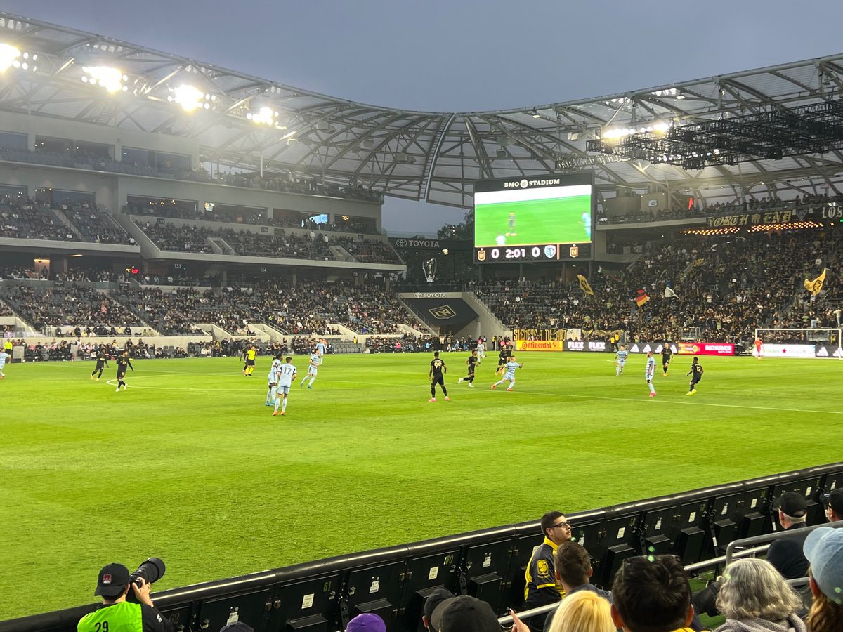 Beautiful night for <a href="/LAFC/">LAFC</a> as always 🖤💛