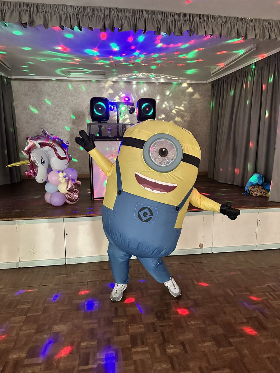 Discodayz85's tweet photo. Meet our new party mascot, Stuart. For more information on Stuart and all our other party mascots visit https://t.co/2yjN6KXmz6 #kidsparties #events #partytime #STAFFORDSHIRE #stafford #minion https://t.co/krF6Da9MJn