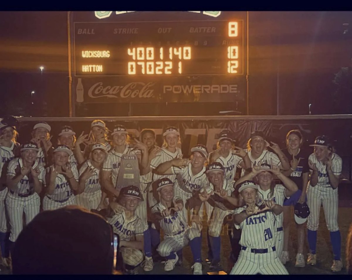 RaeArlie's tweet photo. 2A STATE CHAMPS!! FOREVER PROUD OF THIS TEAM!! #htdb #bta #hwpo https://t.co/dC3M9dFMJg