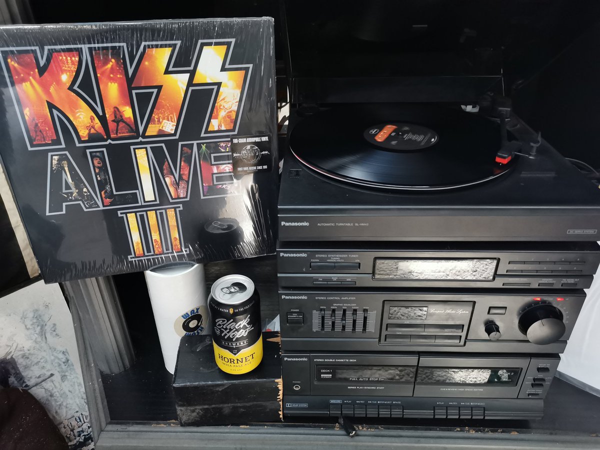 MattWebber77's tweet photo. I've decided to open this up finally and celebrate the mighty @kiss Alive III 30th Anniversary by giving it a spin on this beautiful arvo here in Australia. A great release from the hottest band in the world! #vinylsession https://t.co/qjlL274dNA