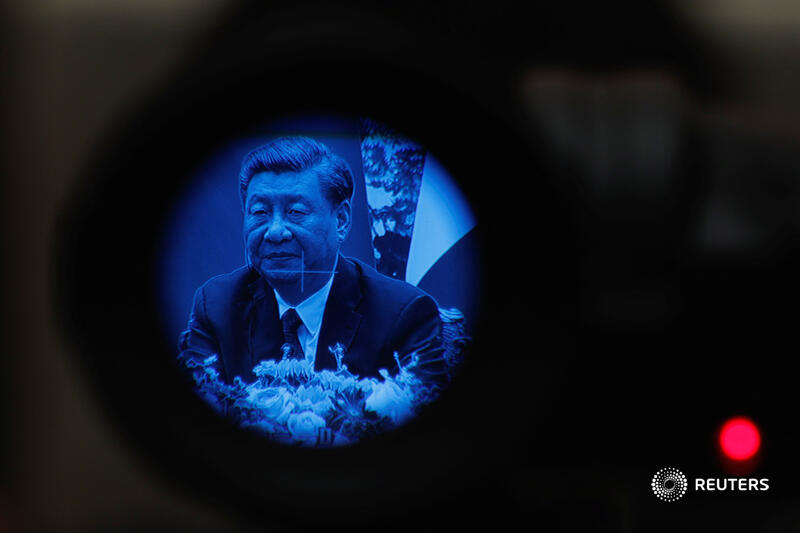 Breakingviews's tweet photo. Shares in Chinese state giants have rallied as investors seek shelter under Beijing’s umbrella from private sector crackdowns. Such companies pay good dividends and rarely default, but their rising strategic importance is a liability, says @petesweeneypro https://t.co/ffGemuuVWc https://t.co/B3Ga6KSXYF