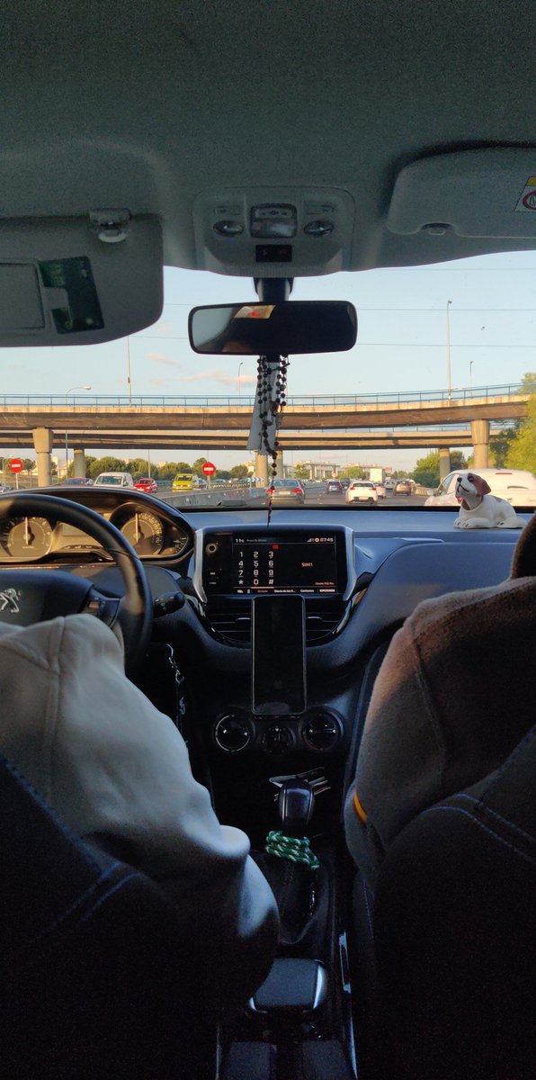 WhiteFlakesCo's tweet photo. #FelizJueves 

Comenzamos con las ⚫ #WhiteNews 🟡

Nosotros de camino a un evento de #Golf ⛳

Sabrías decirnos cuándo se inventó este deporte❓❓❓ https://t.co/NYkMSgyjZ2