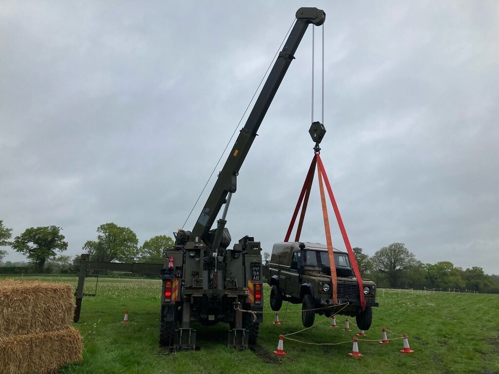 "Do you even lift, bro?" 💪 

Not often you see a #LandRover dangling 3ft off the ground. 

Our Recovery Mechanics spent some time training at the Hatton Country Covenant Signing on Coronation Bank Holiday Monday.

The rain added to the realism providing the opportunity for a…