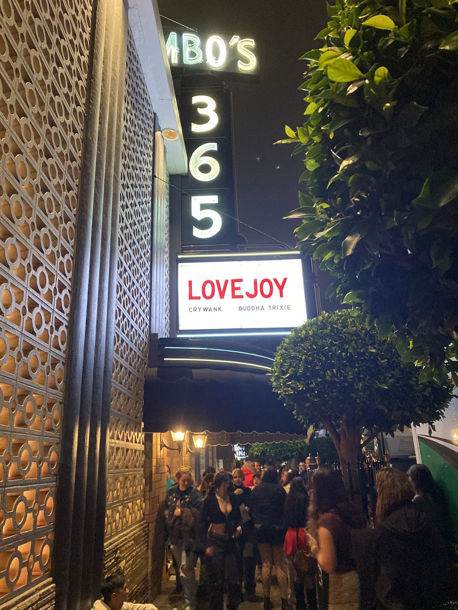 hbbskrunkle's tweet photo. IT WAS BEAUTIFUL AND AMAZING😭😭😭💕💕💕💕 #lovejoysf https://t.co/JQ6RwJ2mVh
