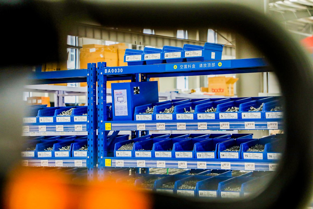 KUNTONCHINA's tweet photo. How do you keep track of your fasteners? With our αbin RFID, you’ll never misplace another screw or bolt again. Every fastener has its own storage "home", meaning no more digging through a cluttered toolbox. Improve your workflow efficiency with αbin RFID. 👏#inventorystorage https://t.co/5MdPgmZfzJ
