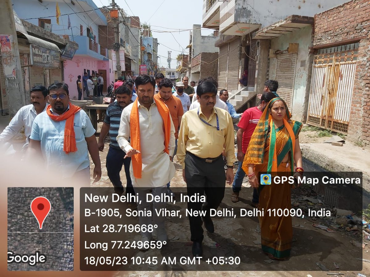 Today 18/5/23 DCSNZ along with HoDs visited Ward No.249(Sonia Vihar).During inspection sanitary conditions were found satisfactory.The drains were checked. HoDs(Maintenance/DEMS)was directed to improve the sanitary conditions and desilting of drains. @OberoiShelly @GyaneshBharti1