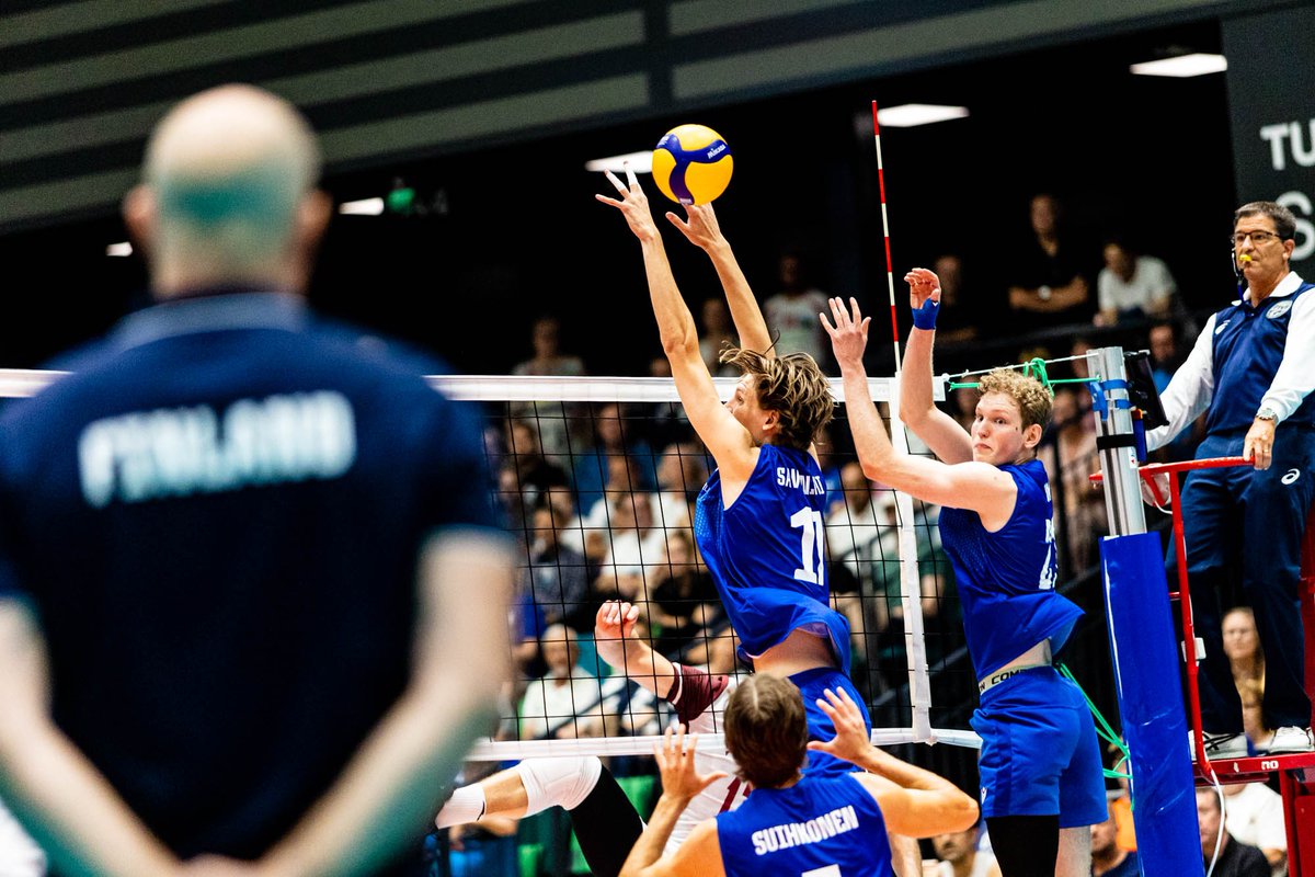 🇫🇮Veljekset kohtaavat tällä viikolla Belgian kahdesti 

✨Uudet debytantit ovat joukkueessa:
Aleksi Muukkonen
<a href="/SanteriValimaa/">Santeri Välimaa</a>
Miika Haapaniemi

Katso koko Veljesten kokoonpano ja lue <a href="/JGBanks75/">Joel Banks</a> ajatukset leirityksen alusta sekä Belgian matkasta.

lentopallo.fi/uutiset/veljek…