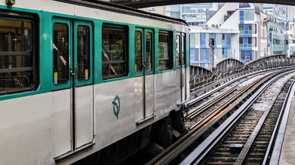 City travel has never been easier              - SAVEATRAIN.COM #citytravel #trains #metros #ratp #france #rollingstock #paris #line6 #nation