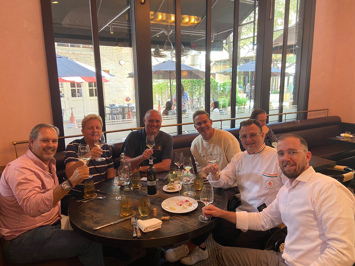 VClubwine's tweet photo. VClub enjoyed sampling some magnificent wines along side V1700 today. Congratulations to chef Laurent Réa and his team on creating such an extraordinary Culinary experience. #1restuarantsanantonio

https://t.co/6tORXokTsj https://t.co/e0MIASE5Xy