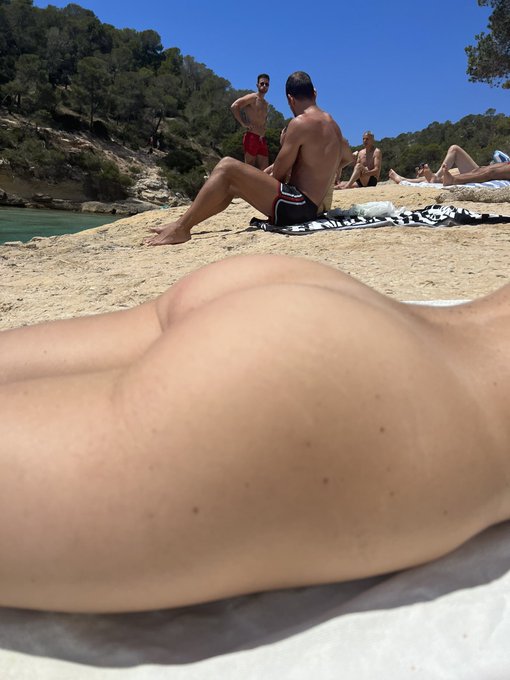 Culito 👀 https://t.co/LQnHDNN0YU<a href="/tag/yoga"class="tags"><span>#yoga</span></a><a href="/tag/yogalife"class="tags"><span>#yogalife</span></a><a href="/tag/yogagirl"class="tags"><span>#yogagirl</span></a>