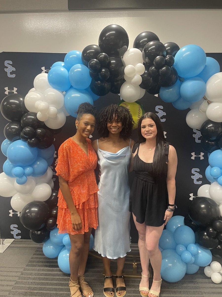 hb_softball99's tweet photo. @ShadowCreekSB awards tonight - so honored to receive 2nd team all district outfielder and all academic district 23-6A!! #jryearloading @ProlificFPSoftb @raydvaughn @arechiga_john @demiDee8 https://t.co/rGdvo4mQka