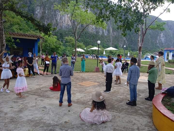 MjmPinar's tweet photo. Con la realización de la 47 Edición del Seminario Juvenil de Estudios Martianos en el Campismo Dos Hermanas, celebramos el #42Aniversario de creado el @campismopopular por #UnaMejorJuventud  porque #MartiVive 
#MovimientoJuvenilMartiano
@JuvenilMartiano @MjmPinar
@ernestossp https://t.co/4JXDUluDz4