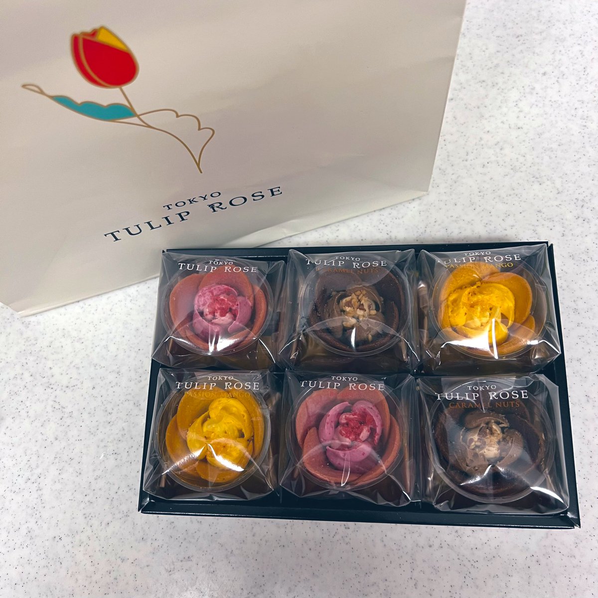 yucachi23's tweet photo. 可愛いお菓子🌹貰いました·͜·✨️
食べるのがもったいない🥹
#TULIPROSE https://t.co/FMKOBnCZ7a