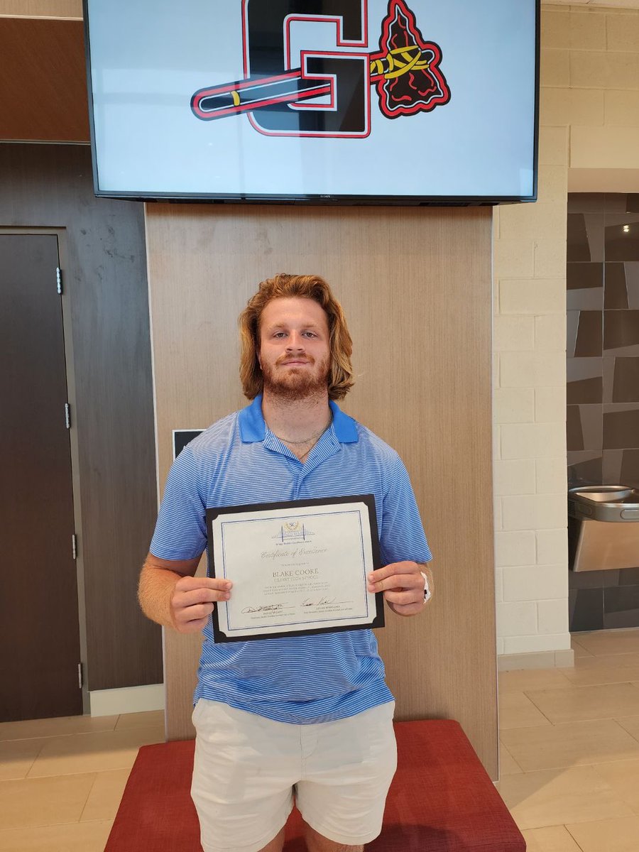 BlakeCooke_'s tweet photo. Blessed to receive this award from the SC football hall of fame!#BBEA23day https://t.co/63HVyGZagU