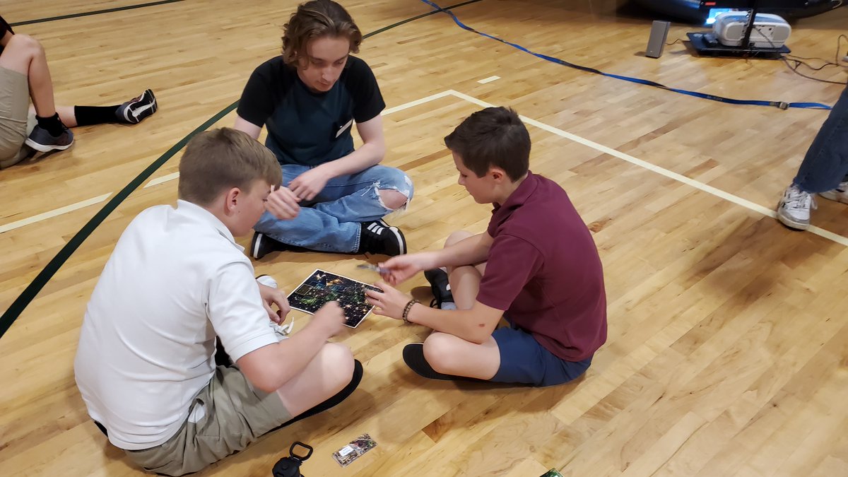 stignatiusid's tweet photo. We love science!! BSU’s AstroTAC program came out to visit with their mobile planetarium. The 6th graders got to learn about light pollution and how it affects bird migration. https://t.co/skCwaS6Pkl