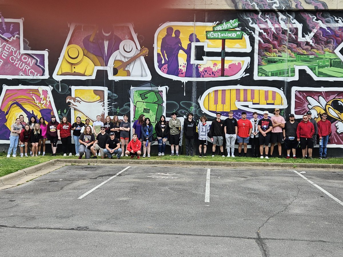 JillGaroutte's tweet photo. Honors English 3 and English 3 students spent the day touring the Center of the Universe and the historical sights of the Greenwood District in Tulsa after reading the book, Dreamland Burning. Thanks to @angiemiller928 and Brad Addison for accompanying us. @AuroraMoHS https://t.co/uTBu1teaaf