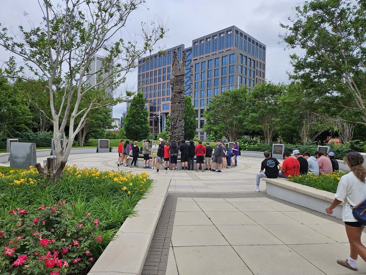 JillGaroutte's tweet photo. Honors English 3 and English 3 students spent the day touring the Center of the Universe and the historical sights of the Greenwood District in Tulsa after reading the book, Dreamland Burning. Thanks to @angiemiller928 and Brad Addison for accompanying us. @AuroraMoHS https://t.co/uTBu1teaaf