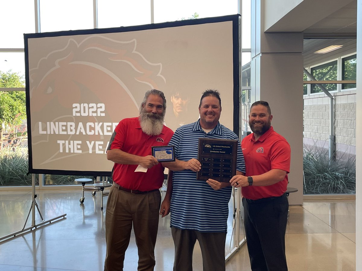 CoachRiepe's tweet photo. Football banquet tonight, got to honor some great athletes for @LHSWMustangFB! Linebacker if the Year - Ashton Hill; Michael Waren - Defensive Back of the Year; Zech Hanson - Defensive Lineman of Year. Congratulations to all the award winners! https://t.co/ICyigytsEx