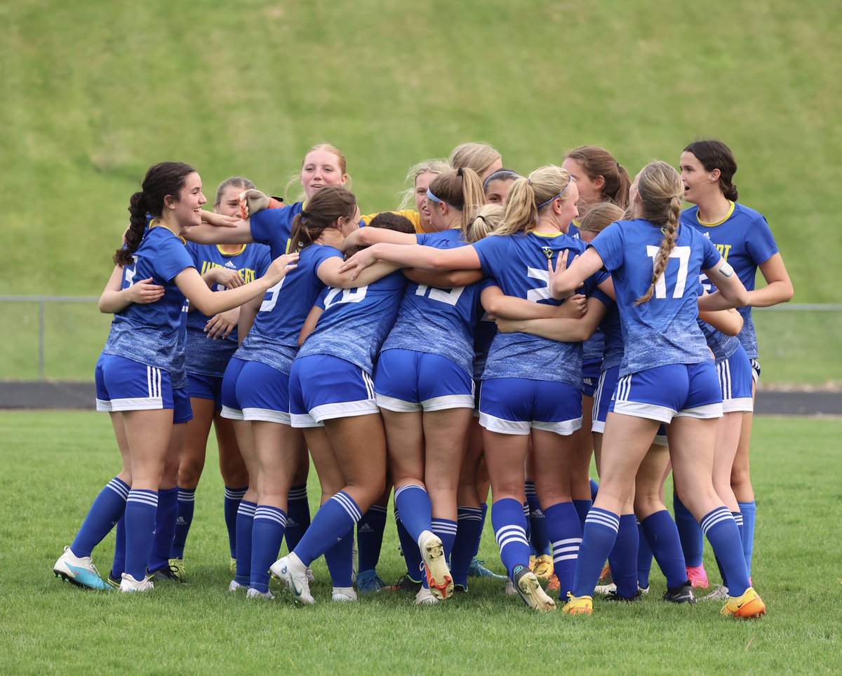 wahlert_gsoccer's tweet photo. FIRST PLAYOFF WIN FOR THE GOLDEN EAGLES!!! 2-1 win vs Beckman. Goals by Clara and Myla, assisted by Brielle/Claire duo and Tatum!! So beyond proud of these girls. Next up Marquette on Tuesday. https://t.co/iaDNJxqYY0