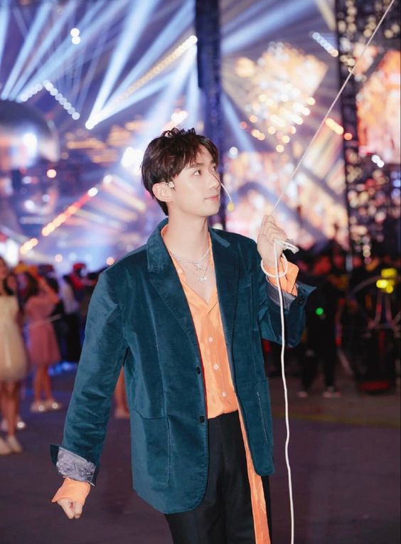 HapmoYing's tweet photo. 2019-2020Countdown party! II
#WenYang #文采飞扬 #เหวินหยาง #wcfy
#หลี่ป๋อเหวิน #LiBowen #李泊文 #이박문
#宋继扬 #SongJiyang #宋継揚 #ซ่งจี้หยาง https://t.co/Y5DN78BblD