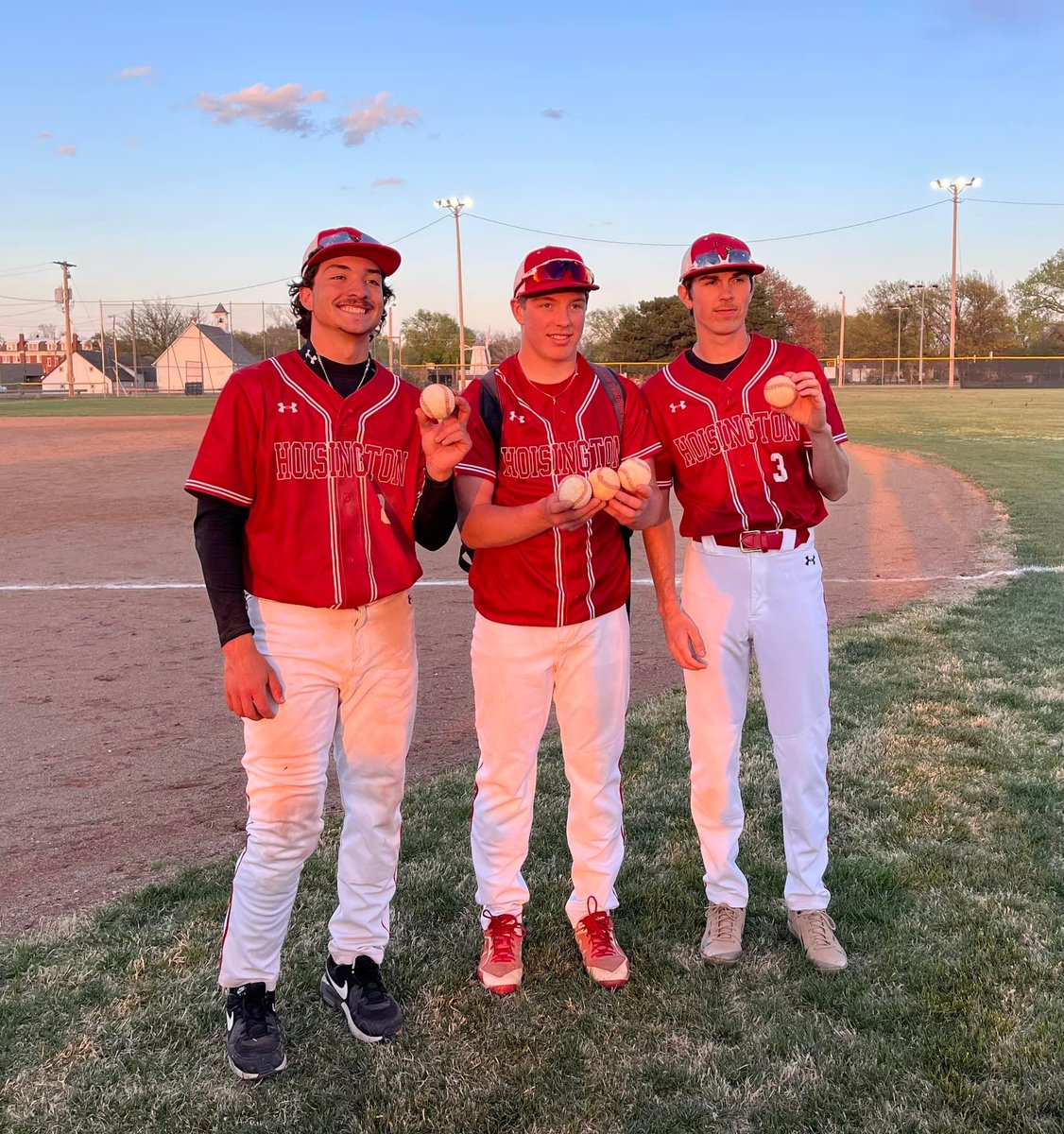 colereif's tweet photo. There are some dawgs on this Hoisington baseball team. Just dawgs. 

Cardinals heading to State next week with a 13-5 win over Hesston in Regional Championship! #ChirpChirp https://t.co/Ob21cC1idT