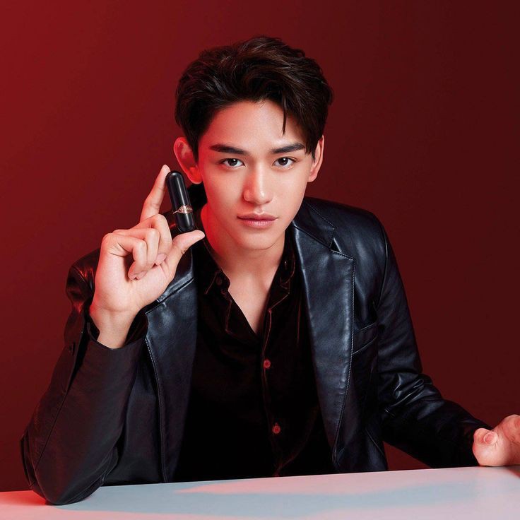 lucasdongsaeng's tweet photo. LUCASxCARSLAN
#SoloistLucas #LUCAS #黄旭熙 #WeLoveYouLucas https://t.co/V4cGpRT9Pn
