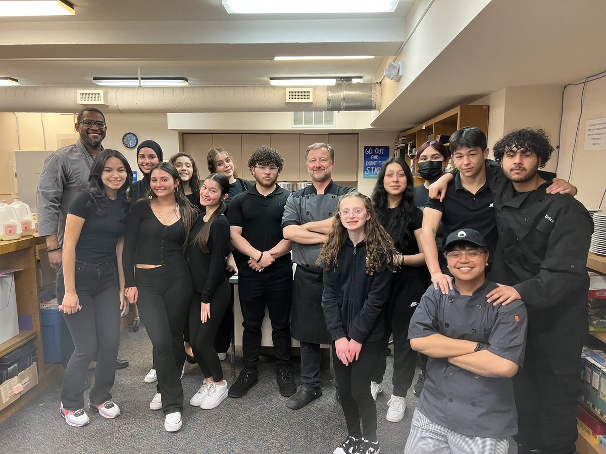 NutleyFPA_CTE's tweet photo. Tonight the NHS Culinary Team catered โAn Evening Tea & Book Signingโ at the Nutley Public Library. They prepared finger sandwiches, salads, desserts, & tea. Great work to Chef Gulardo, Chef Huggins & their culinary students. #nutleycte https://t.co/IGZb55YS0p