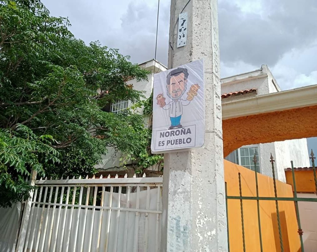 ‼️ Noroña aguanta, el pueblo se levanta ‼️

Los Noroñistas no pedimos canonjias, solo pedimos respeto. Respeto a nuestra inteligencia, respeto a nuestra libertad, respeto a la voluntad del pueblo,  respeto a la legítima aspiración del Diputado <a href="/fernandeznorona/">Fernández Noroña</a> 

Los Noroñistas