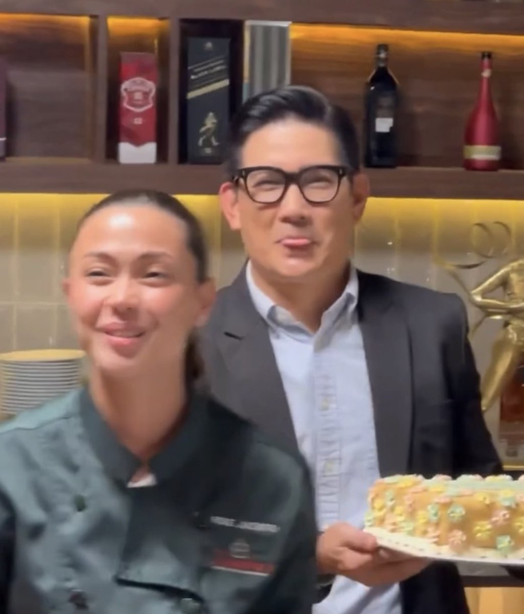 Jochard__Lovers's tweet photo. Sorry papa Chen … but you’re so cute🥹🤣❤️
#RichardYap https://t.co/1ivFn1GzjD