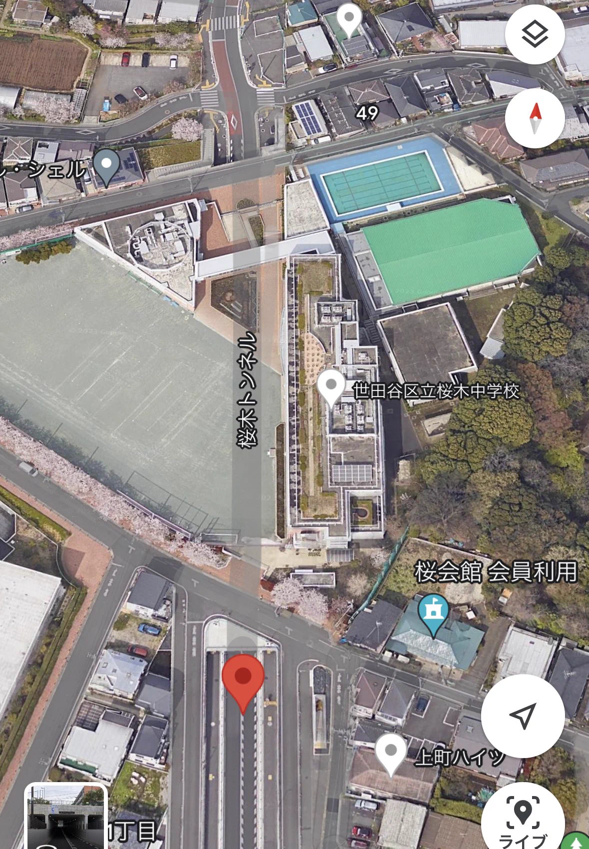 @towerhack 世田谷区立桜木中学校の校庭の下も長い年月をかけてようやく最近地下道が完成してる。
