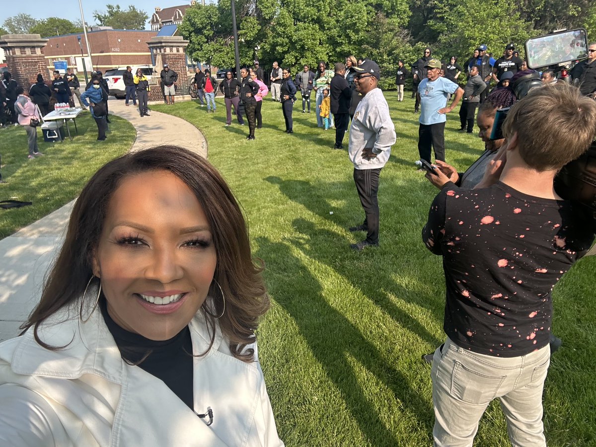 I was in Detroit tonight as DPD Chief James Whites walks with the community. I got a chance to talk with him, watch Chat with the Chief tonight at 11pm!!
