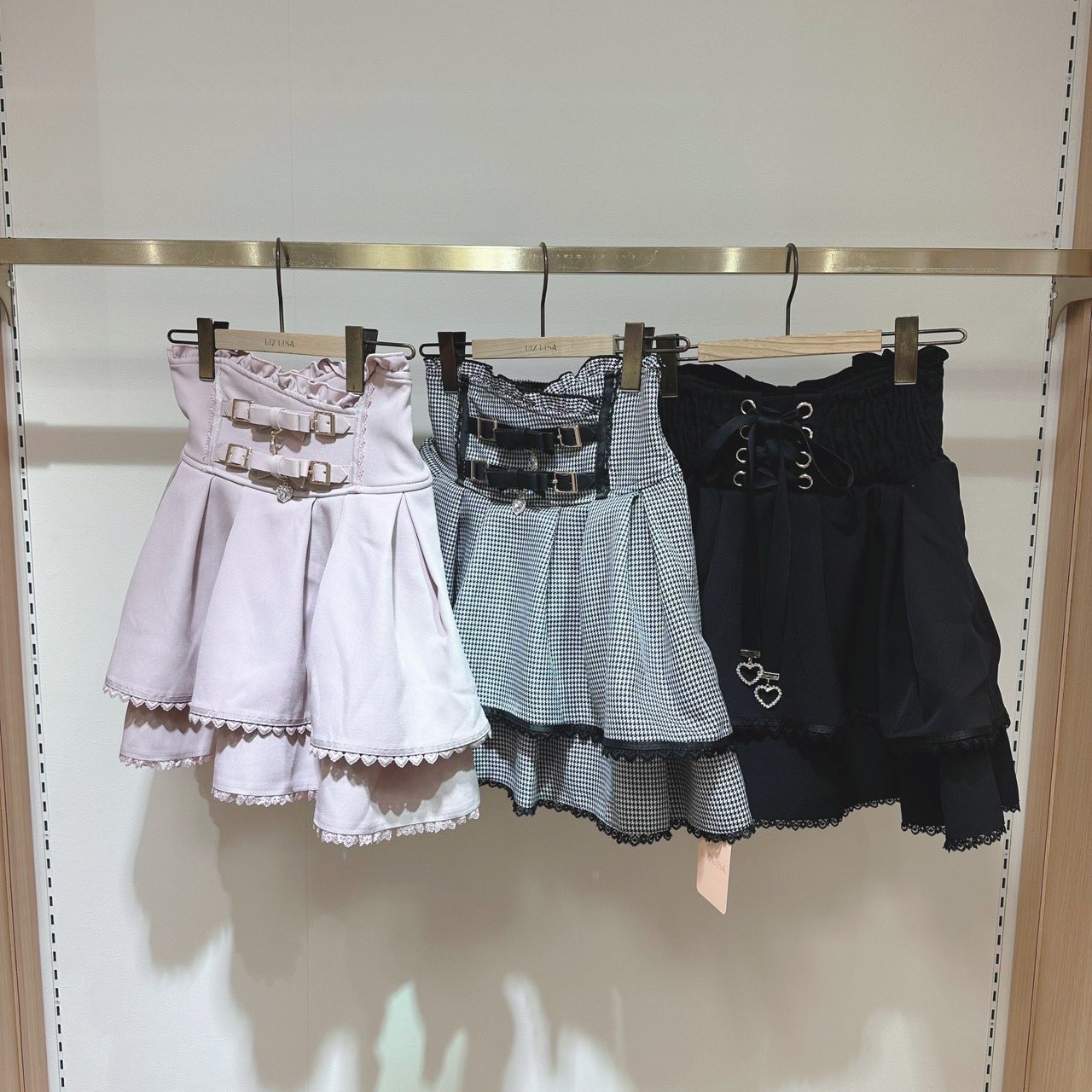 LIZLISA オープンショルダーフリルブラウス 2連リボンベルト