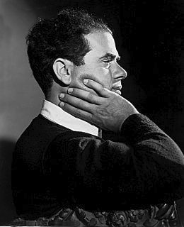 _David_Senabre_'s tweet photo. #Efemérides #TalDíaComoHoy #OnthisDay #BOTD #Cinematography #Filmmaker #FrankCapra
Hilo de 21 tweets.
1897.
Hoy, 18 de mayo, nació Francesco Rosario Capra, FRANK CAPRA (f. 1991), uno de los grandes directores de cine de las décadas de los años 30 y 40.
Ganó 3 Óscar. https://t.co/dUmUpo3jgR