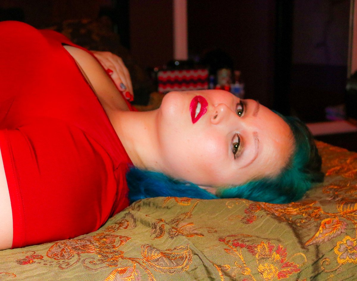 ChronicRoses's tweet photo. Was planning on camming tonight, but my chronic illnesses are all flaring at once and kicking my ASS. Please consider brightening this sad little spoonie's day by sending offline tips... I'll dm you with something special if you do 😘 https://t.co/9MR4rmnGwc