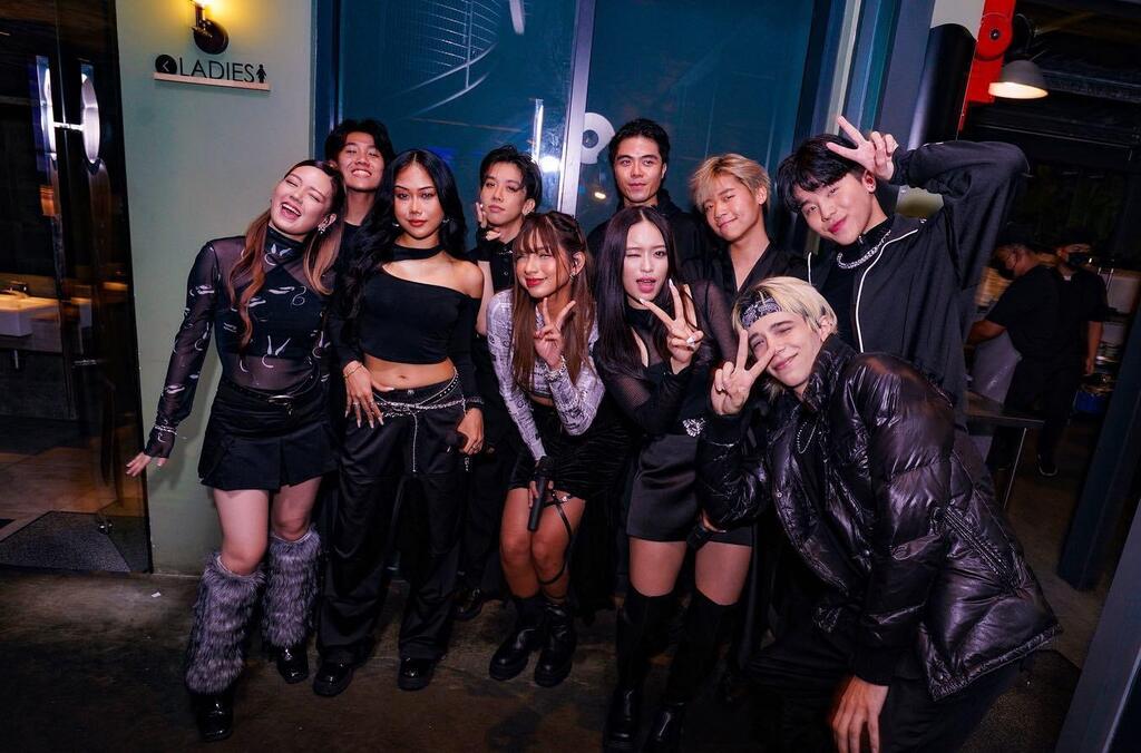 vcxv07's tweet photo. @dolla.official at @universalmusicmalaysia Music is Universal

@sabronzo @tabbybabyyy @syasya.rzl @bbyqngel @idollaclub https://t.co/TV968QO38w https://t.co/RzfMlKxgJN