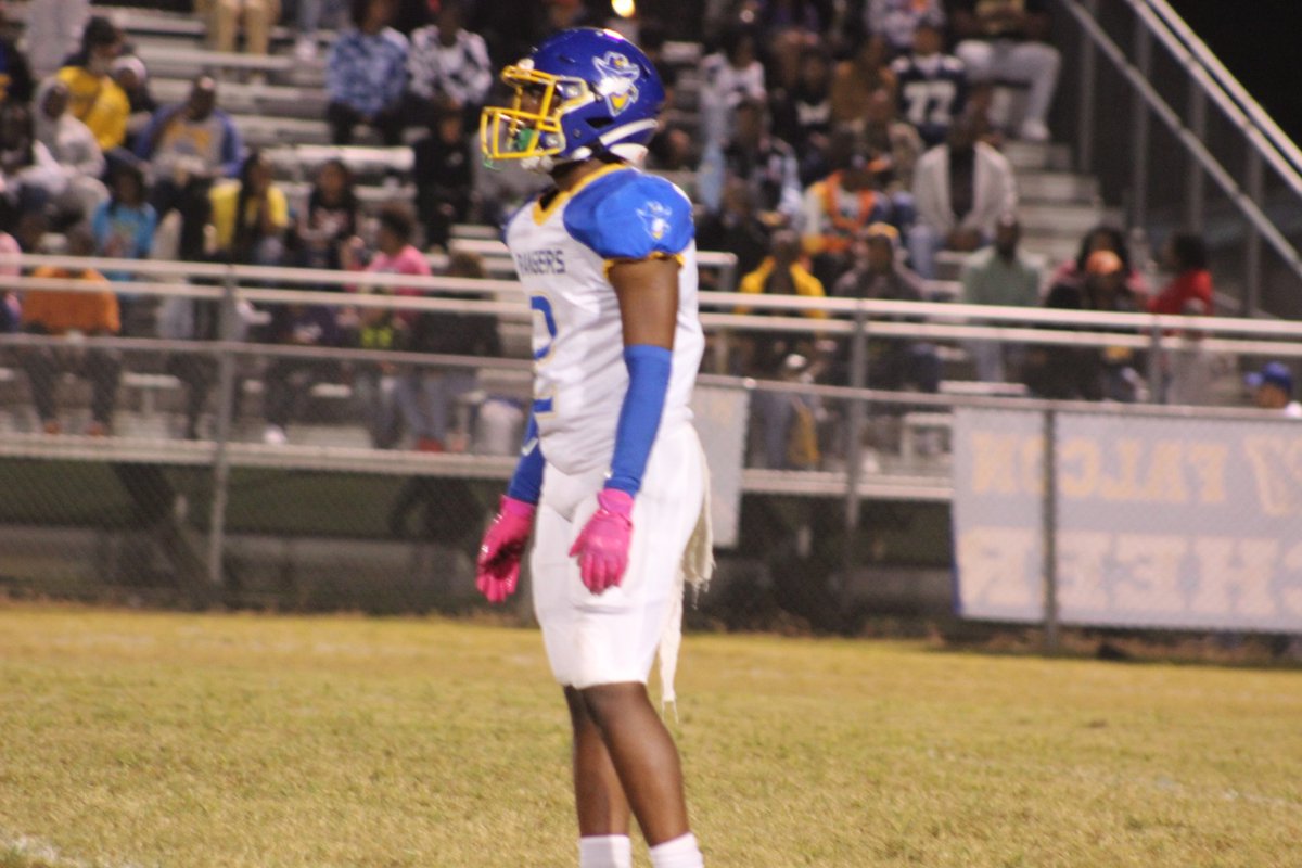 K5Thekid's tweet photo. Still don't understand how college coaches fumbled the bag on this high school prospect from Raymond High...He figured it out on every level
One of the most versatile players in the COUNTRY
LB ✅ RB ✅FB ✅SS ✅FS ✅DB✅ https://t.co/4XQ93QZF3Y