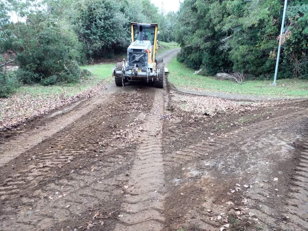 IMunicipalidad's tweet photo. Alcalde @claudiolavado y equipos se trasladaron a #IslaHuapi recorriendo diversos puntos de la zona y reuniéndose con vecinos y vecinas del sector, junto @LosRiosBBNN @MDSLosRios
@CONADI_Gob
@INDAPLosRios
@MOPdeLosRios
@somosfutrono1 @DiarioFutrono @RadioDelLago933 @elfutrono https://t.co/FVceUwrLfF