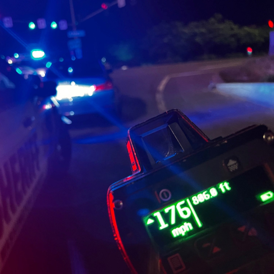 fox12oregon's tweet photo. BMW driver arrested after going 176 mph on I-5 through Tigard, deputies say: https://t.co/GHr4t10sQi https://t.co/5Tf5Aon1SX