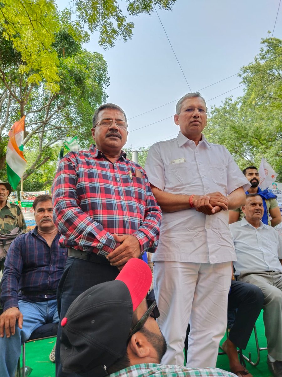JWARohini's tweet photo. जाट वेलफेयर एसोसिएशन रोहिणी के प्रधान जी चौधरी पवन मान और प्रमुख सलाहाकार चौधरी shamsher sehrawat जंतर मंतर पर पहलवानों के समर्थन में @BajrangPunia @sangeeta_phogat @SakshiMalik @geeta_phogat @du_jat @JATs_Land @JAT_SAMAAJ @JAT_KOUM @EktaUnion https://t.co/yrQuiw0350