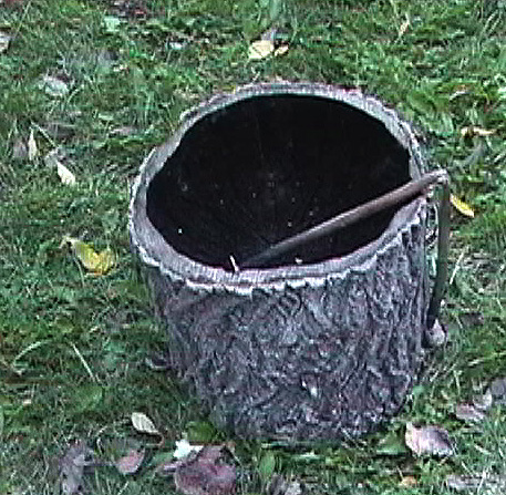 TheUrbanAbo's tweet photo. [FREE TUTORIAL] How to: Make a Utility Stump or Bucket >>  #survival #survivor #primitiveTechnology #bushcraft #prepper #SHTF #tools #cooking @TheUrbanAbo https://t.co/z3EUE5RFVn