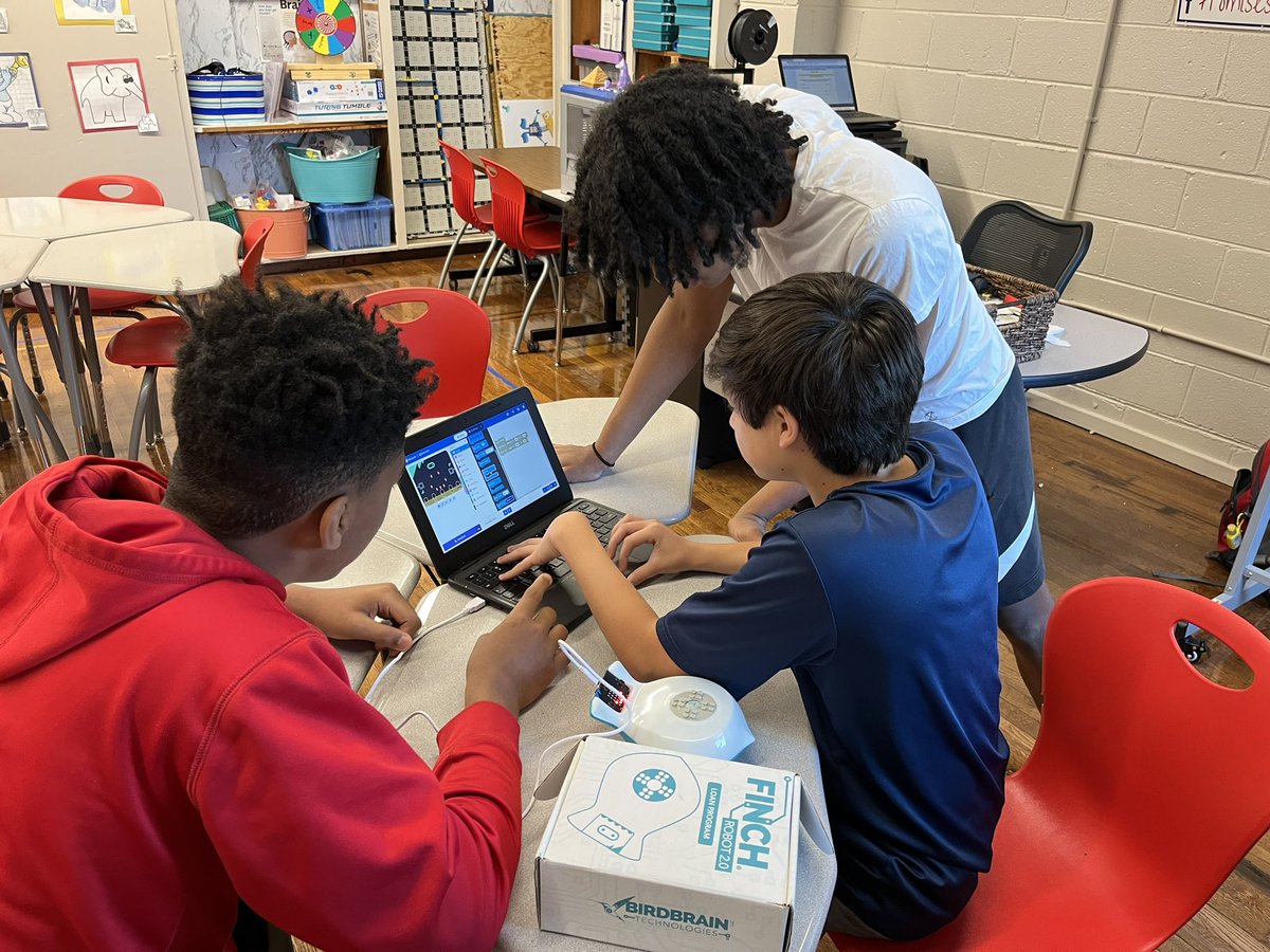 MrsKennyPRS's tweet photo. Our @prs_patriots_gw_campus STEM students have really been enjoying programming polygons and mazes with these Finch 2.0 robots which were loaned to us through the @birdbraintech Finch Loan Program. https://t.co/8nCZQWb0cG