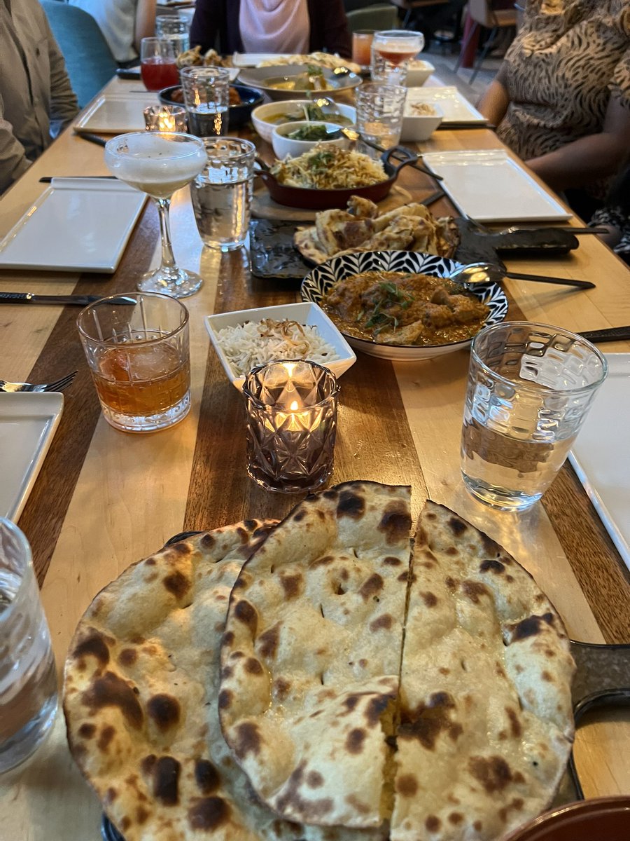 And just like that…3 years of #GIfellowship coming to an end. Amazing memories. INCREDIBLY thankful for a PD and coordinator who made this experience rewarding, I’d do it all again! 

(We thanked them with a yummy Indian dinner experience) #DrVachhani #ProudPD #Dad #VCU