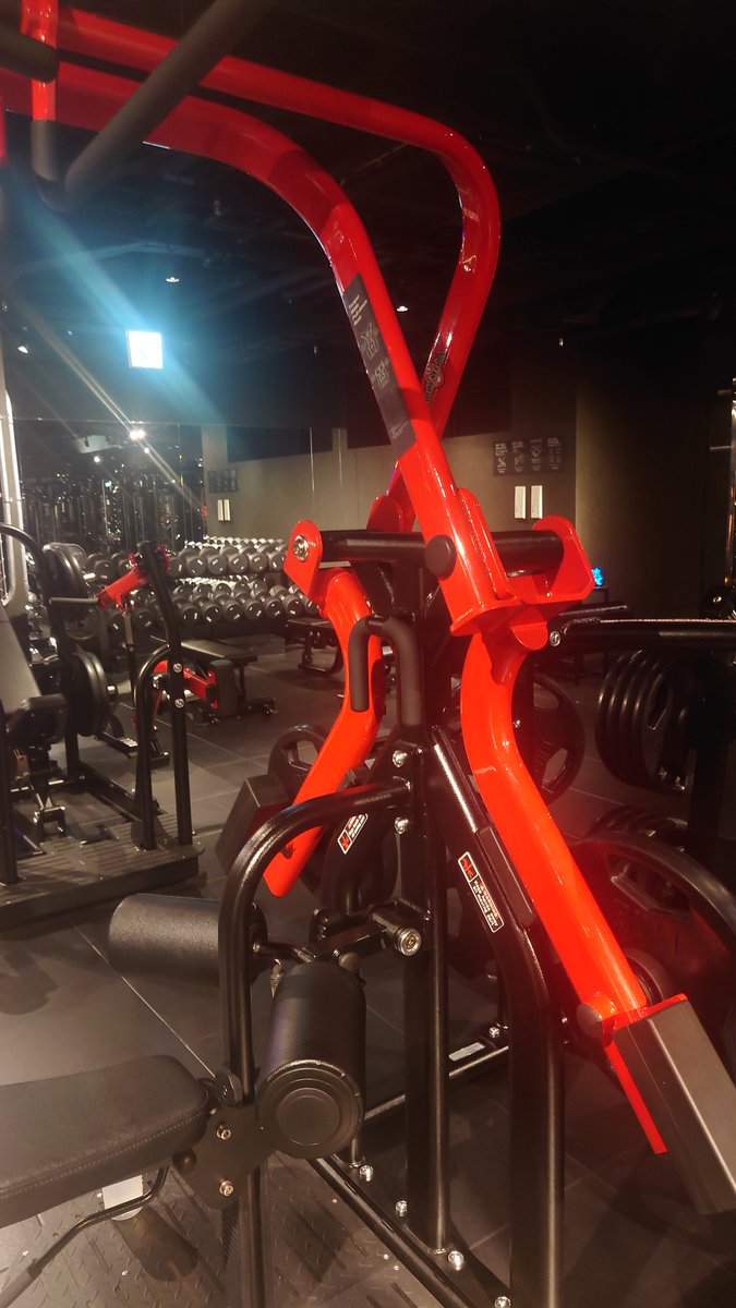 yajidayo's tweet photo. 記録用　背中　
ワイドプルダウン　片方20キロ　10レップ
フロントロー　片方20キロ 10レップ
ラットプルダウン　マグクリップナロー
45キロ　10レップ
オール６セット

#背中　#バルクスジム　#溝の口　#トレーニング https://t.co/U8zUxgfObw