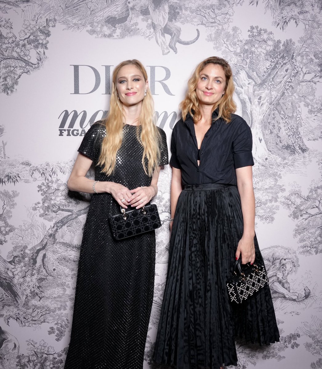 Looking radiant in Dior looks by Maria Grazia Chiuri, House ambassador @BorromeoBea and actress Laure de Clermont-Tonnerre joined the #StarsinDior attending the Dior x @MadameFigaro x @MoetChandon dinner at the @Festival_Cannes 2023.
#DiorCannes #Cannes2023