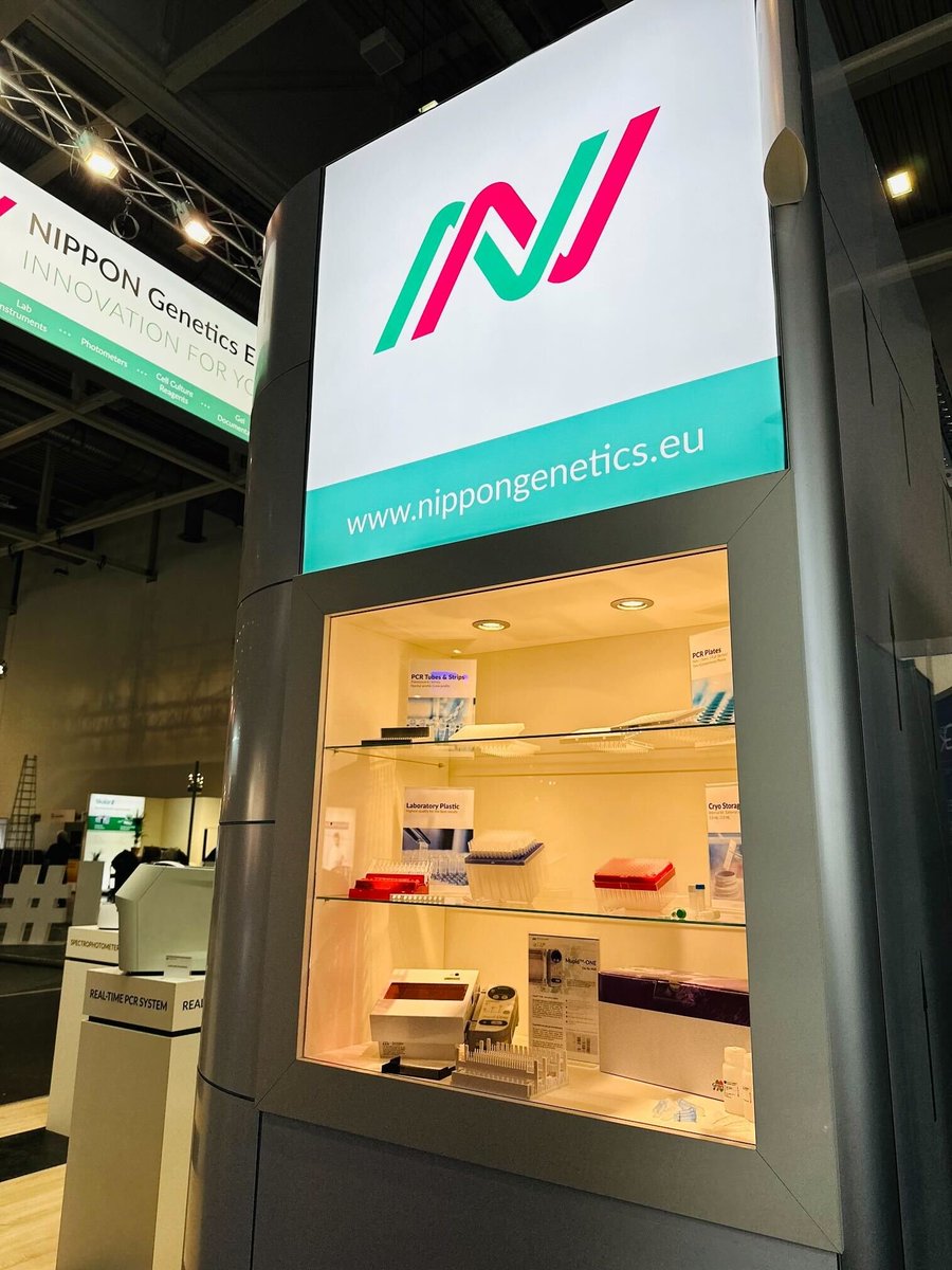 n_genetics's tweet image. ＼#Labvolution 2023🇩🇪 現地レポ⑥／
3日間のLabvolutionも終了🫶
数多くあるブースの中で、弊社のブースが一番目立って輝いていた気がします！✨😎
（決して身内贔屓ではありません😂）

白×黒のシンプルなデザインで統一された当社オリジナルブランドの装置たちがひときわ目を惹いていたからかな👀✨