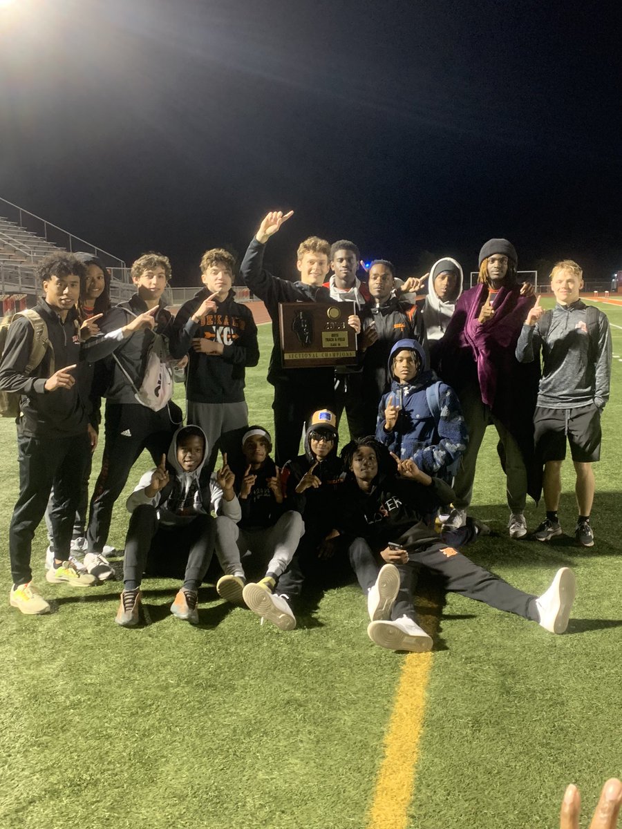 Your 2023 Dekalb Sectional Champions…YOUR BARBS!!! First sectional championship in 9 years. I can’t begin to describe how incredibly proud I am of this group. It took EVERY SINGLE one of you to get us this plaque. Time to get ready for state!!! @1barbathletics @dc_preps