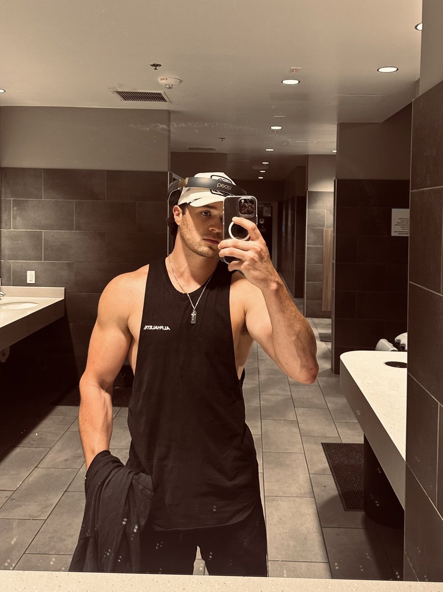 Tyler Nolan tweet media