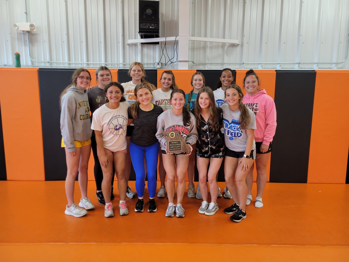 Congratulations to the Lady Panthers for placing 2nd place in the Class 3 District 4! We have 10 athletes in 12 events moving onto Sectionals this Saturday in Mexico! 🧡🖤🧡🖤 #WeArePalmyra <a href="/wearepalmyra/">Palmyra R-1 School District</a> <a href="/BrianWosman/">Brian Wosman</a> <a href="/ChrisDuerr/">Chris Duerr</a> <a href="/JHarper96/">Jason Harper</a> <a href="/WGEMSports/">WGEM Sports</a>