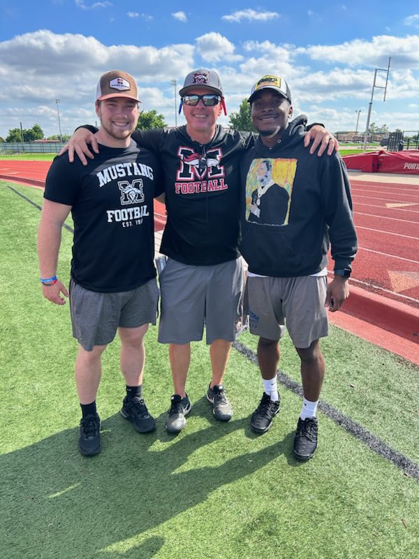 doranj17's tweet photo. I love when our Alumni come back home to see us. Love these two men right here. They are responsible for the success we’ve had in the past. Thank you Adam and Koreion for stopping by. #WeAreMustang @HaydenKoreion @AdamBrotherton3 https://t.co/g1zDCbGg9z