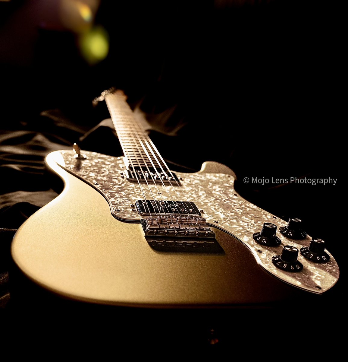 Fender Telecaster Deluxe

#guitarphotography 
#Fender 
#canonphotography
